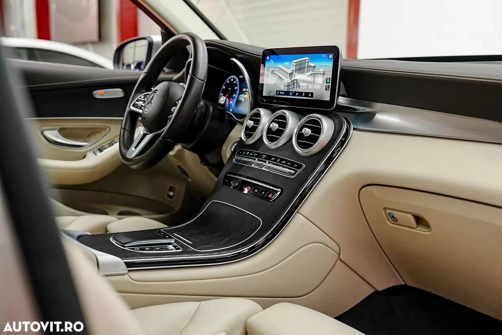 2022 Mercedes-Benz GLC 300 de 4Matic 9G-TRONIC Exclusive, photograph 12