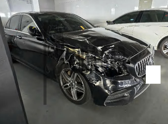 2019 Mercedes-Benz E300, photograph 4