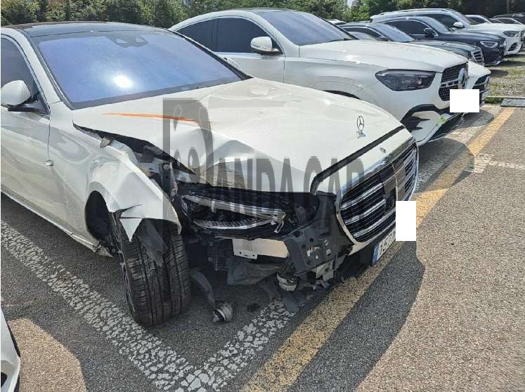 2022 Mercedes-Benz S580 4MATIC, photograph 2