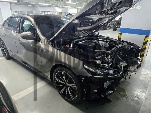 2025 BMW 530i xDrive, photograph 2
