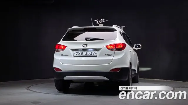 2012 Hyundai Tucson Diesel 2WD LX20, photograph 7