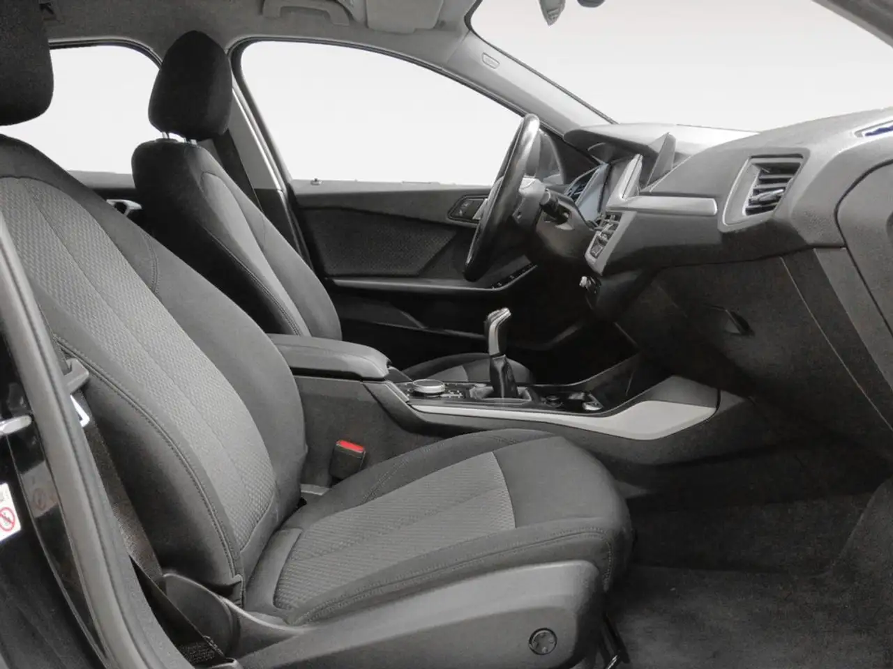2022 BMW 116 116i, photograph 12