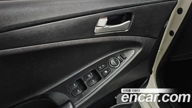 2012 Hyundai Sonata LPI TAXI, photograph 9