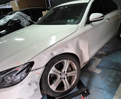 2017 Mercedes-Benz E220 d, photograph 2