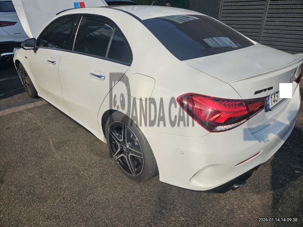 2023 Mercedes-AMG A35 4MATIC, photograph 3