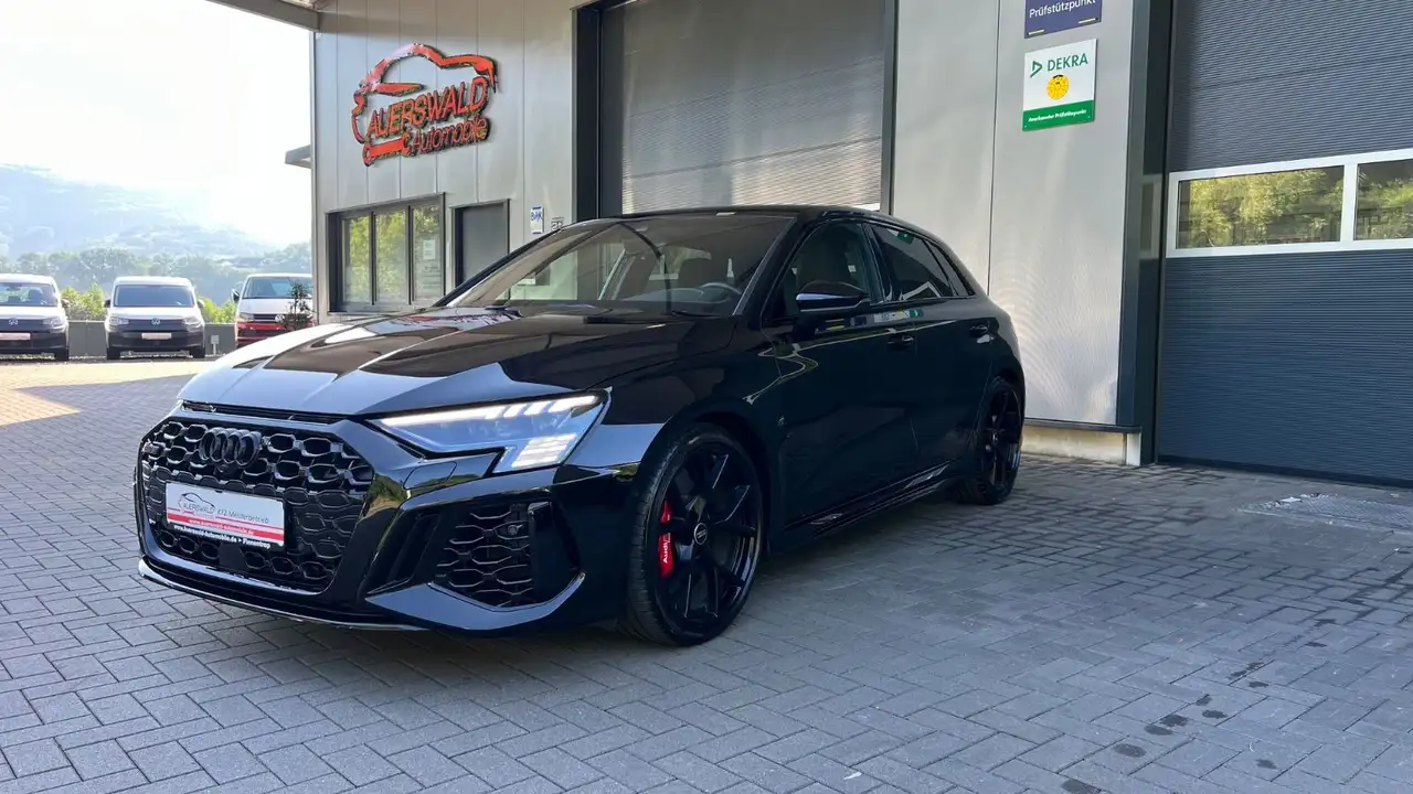 2022 Audi RS3 Sportback 2.5 TFSI quattro S Line *Black*App, photograph 1