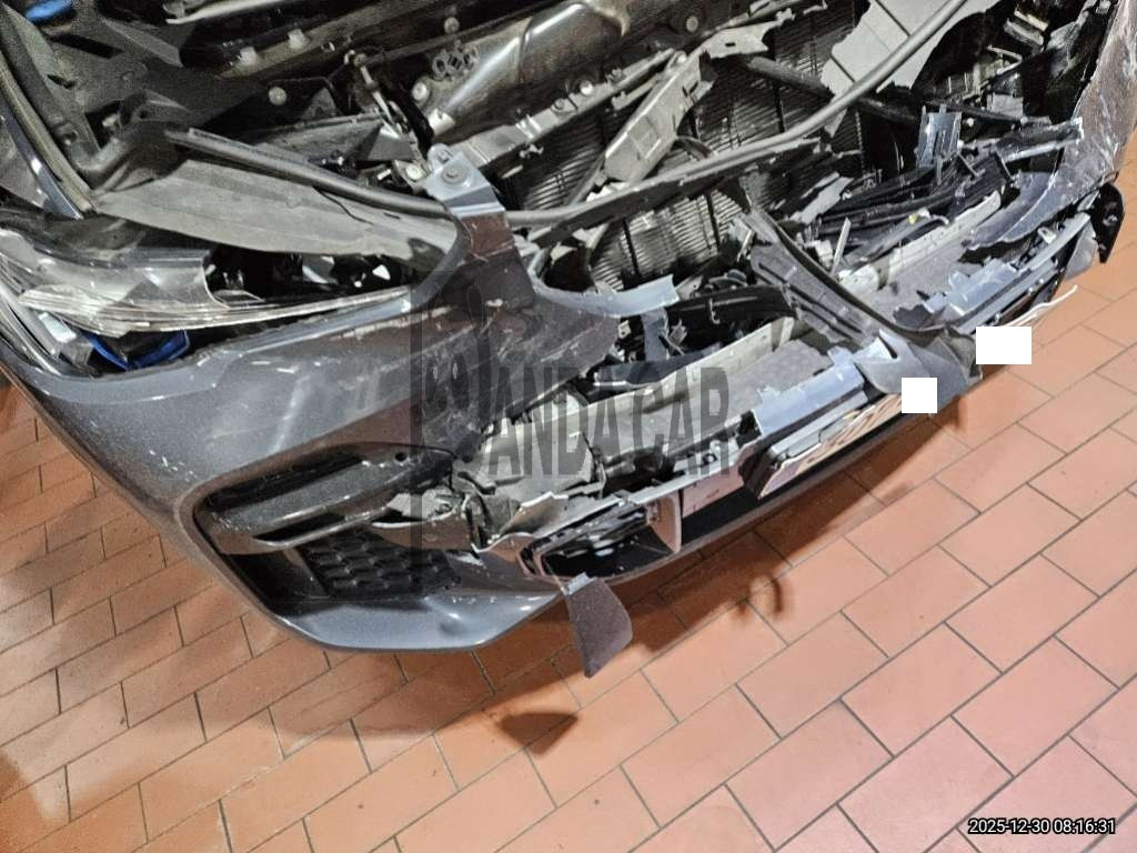 2022 BMW X5 xDrive40i, photograph 2