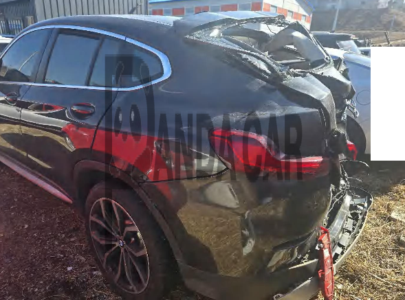 2025 BMW X4 xDrive20i, photograph 2