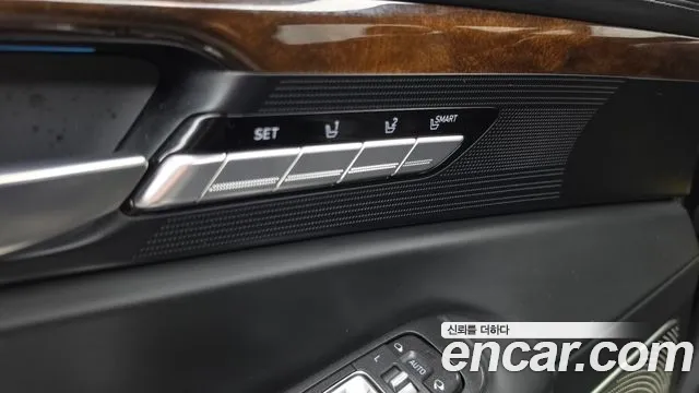 2018 Genesis EQ900 5.0 GDI AWD, photograph 10