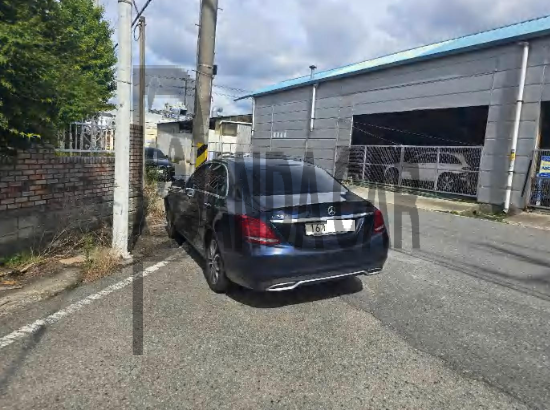2017 Mercedes-Benz C200, photograph 5