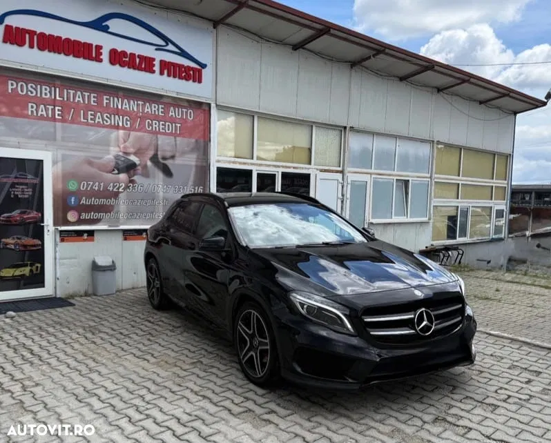 2014 Mercedes-Benz GLA 250 4MATIC 7G-DCT Edition 1, photograph 2