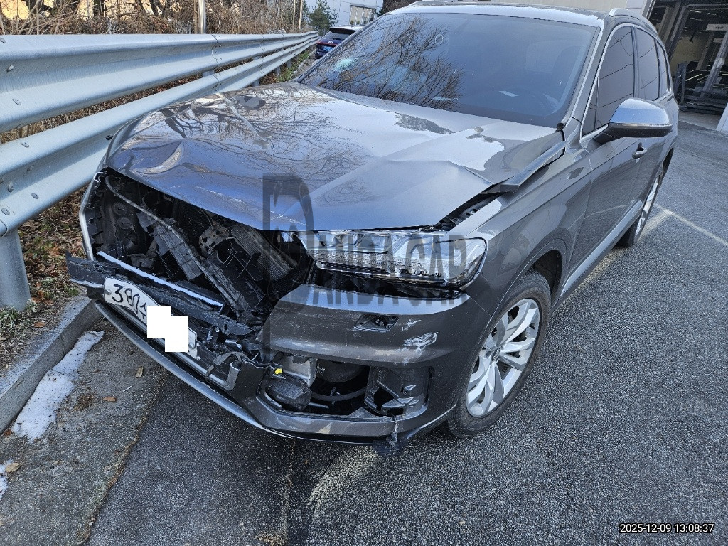 2019 Audi Q7 45 TFSI quattro, photograph 5