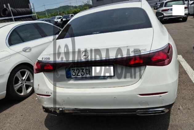 2026 Mercedes-Benz E 300 4MATIC, photograph 8