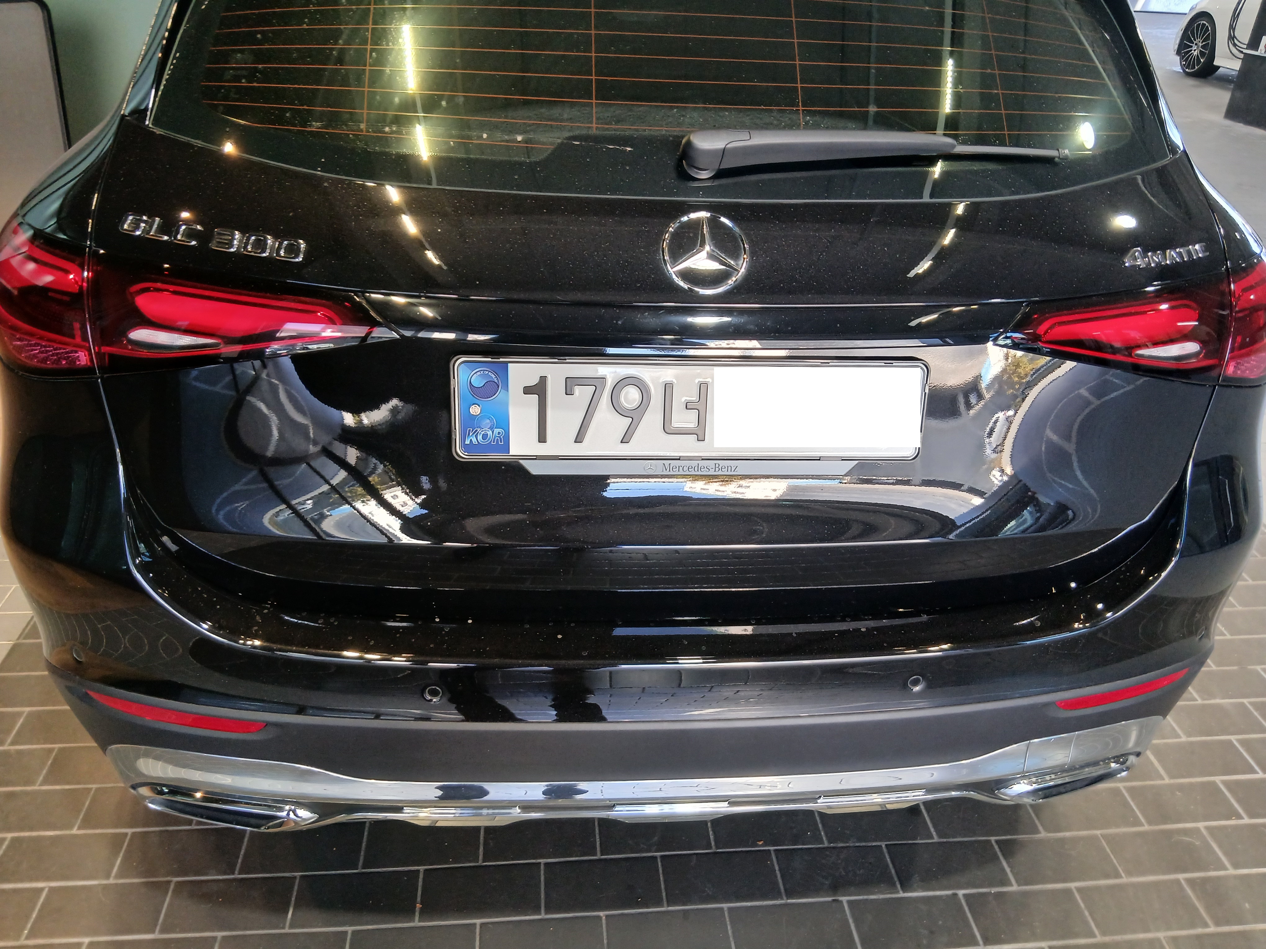 2025 Mercedes-Benz GLC300 4MATIC, photograph 1