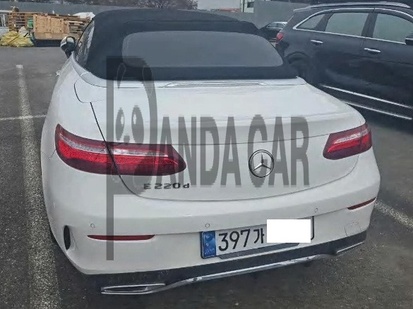 2020 Mercedes-Benz E220 d Cabriolet, photograph 3
