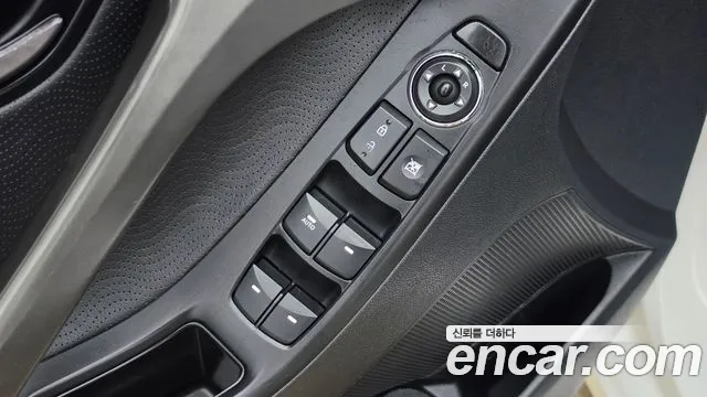 2011 Hyundai AVANTE M16 GDI Luxury, photograph 3