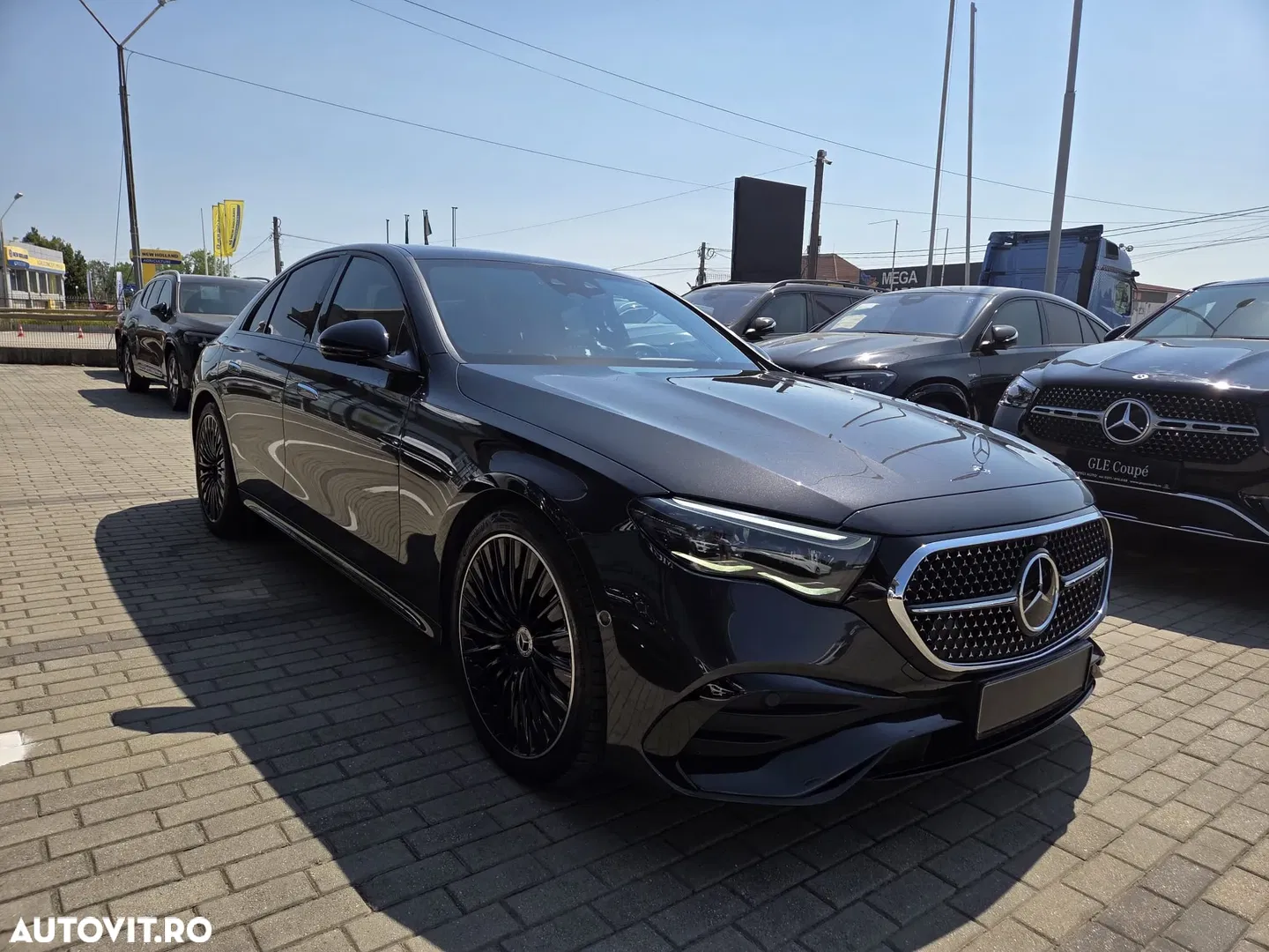 2023 Mercedes-Benz E 220 d 9G-TRONIC Edition AMG Line, photograph 3
