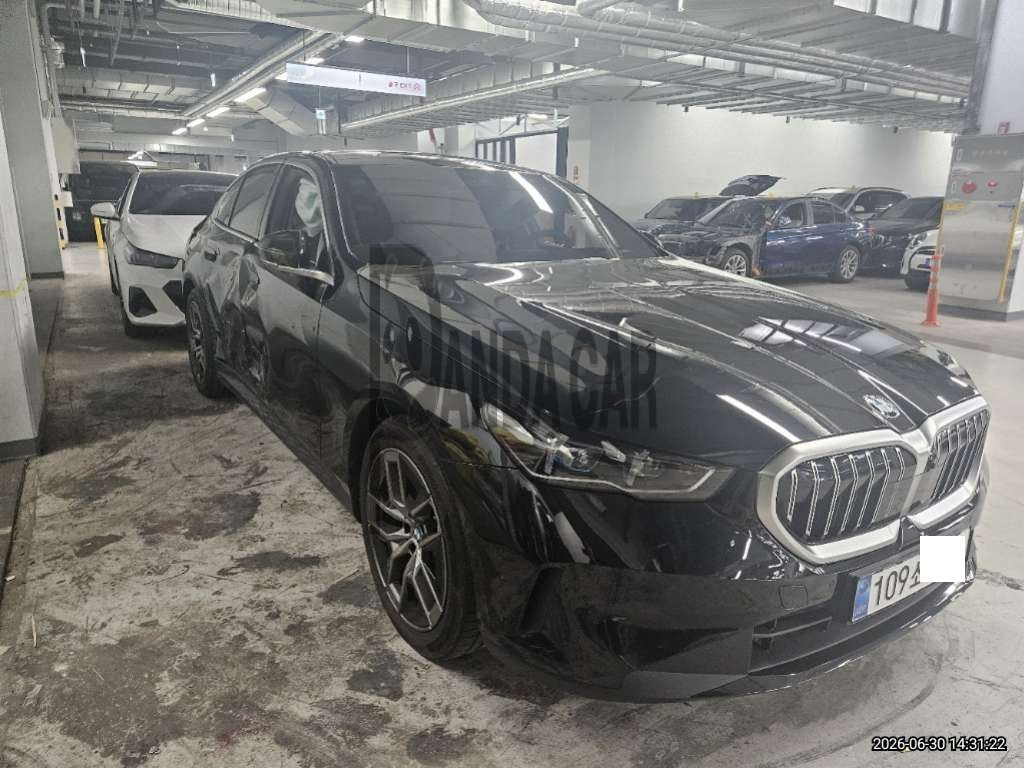 2026 BMW 520i, photograph 2