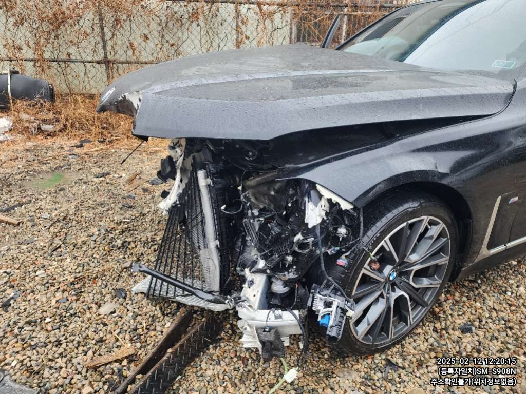 2022 BMW 740i, photograph 2