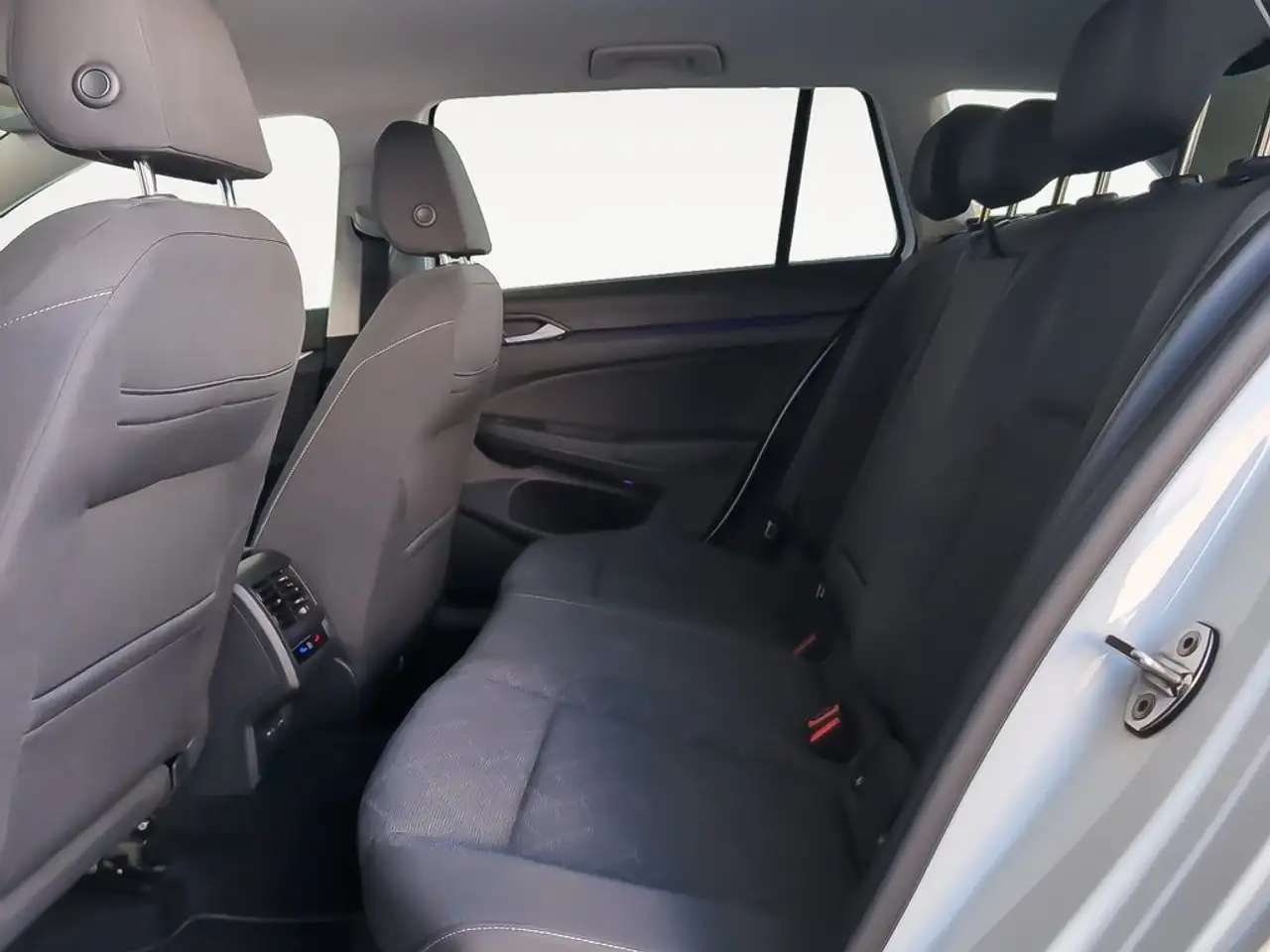 2023 Volkswagen Golf Variant 2.0TDI 85kW Life DSG, photograph 12