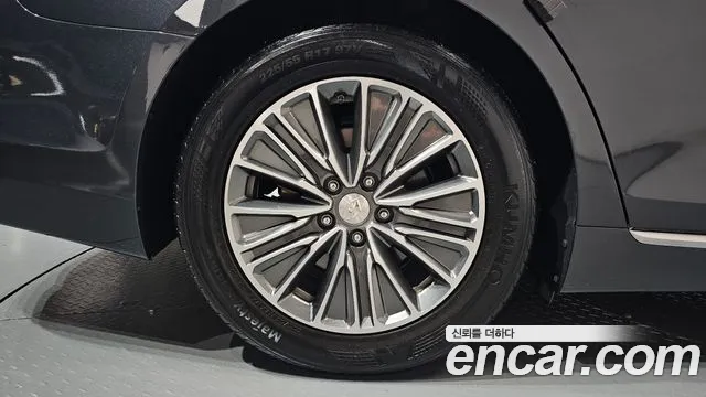 2019 Hyundai Grandeur Exclusive, photograph 3