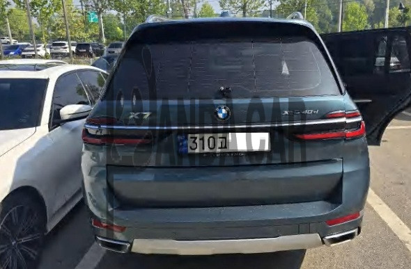 2023 BMW X7 xDrive40d, photograph 2