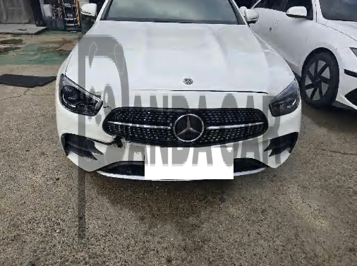2021 Mercedes-Benz E350 4MATIC, photograph 1
