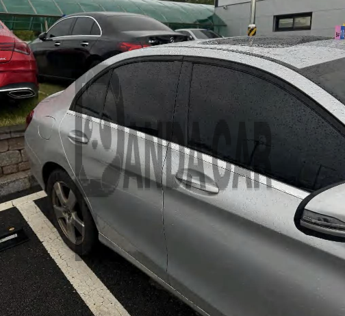2018 Mercedes-Benz C200 d, photograph 2