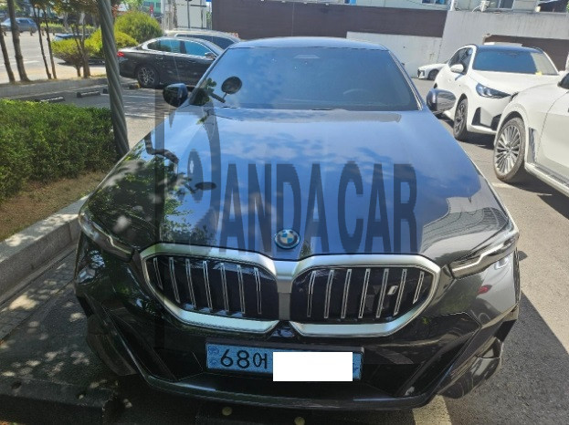 2026 BMW i5 eDrive40, photograph 1