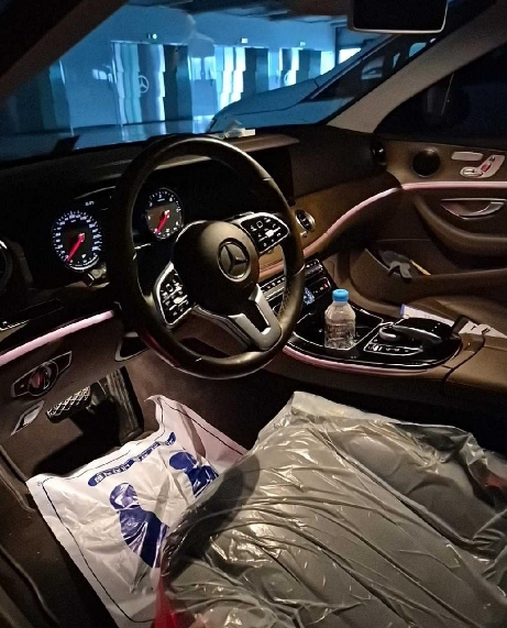 2019 Mercedes-Benz E220 d 4Matic, photograph 3