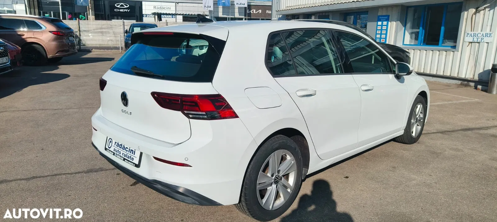 2021 Volkswagen Golf 1.0 TSI Life, photograph 3