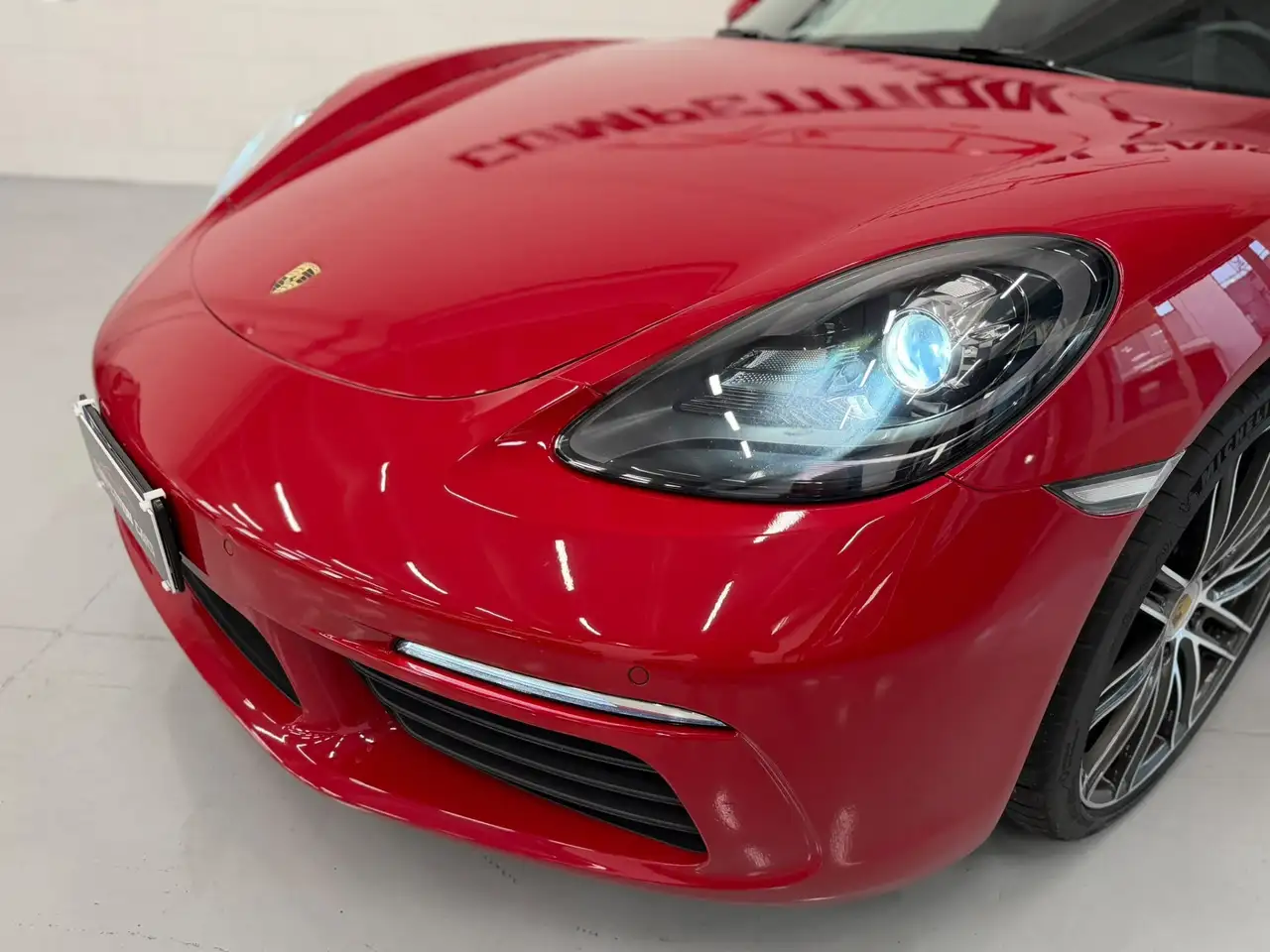 2018 Porsche Cayman Porsche Cayman 718, photograph 2