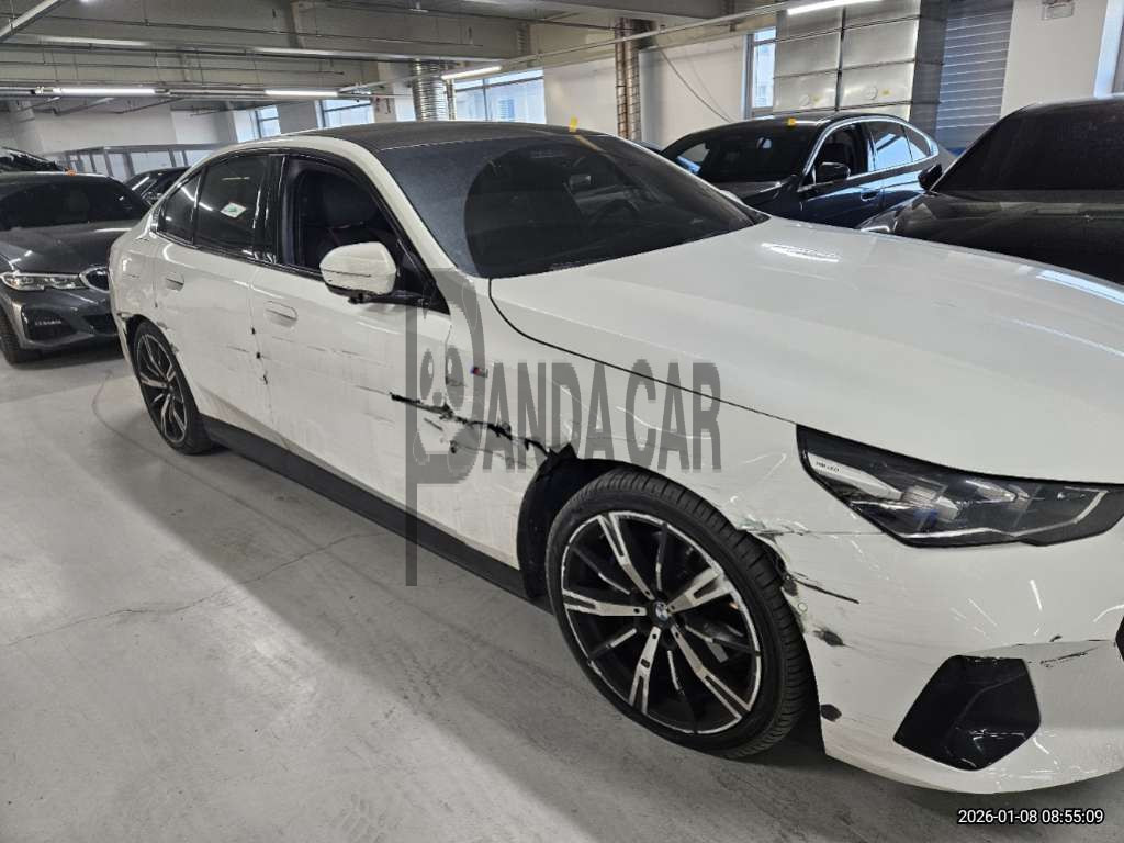 2025 BMW 530i xDrive, photograph 3