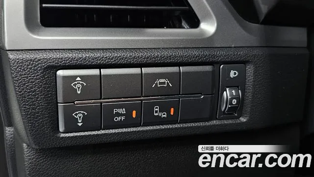 KG_Mobility_Ssangyong KORANDO Gasoline 1.5 2WD C5 — photo 1 of 30
