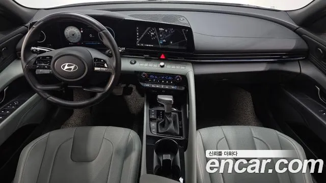 Hyundai AVANTE 1.6 — photo 1 of 38
