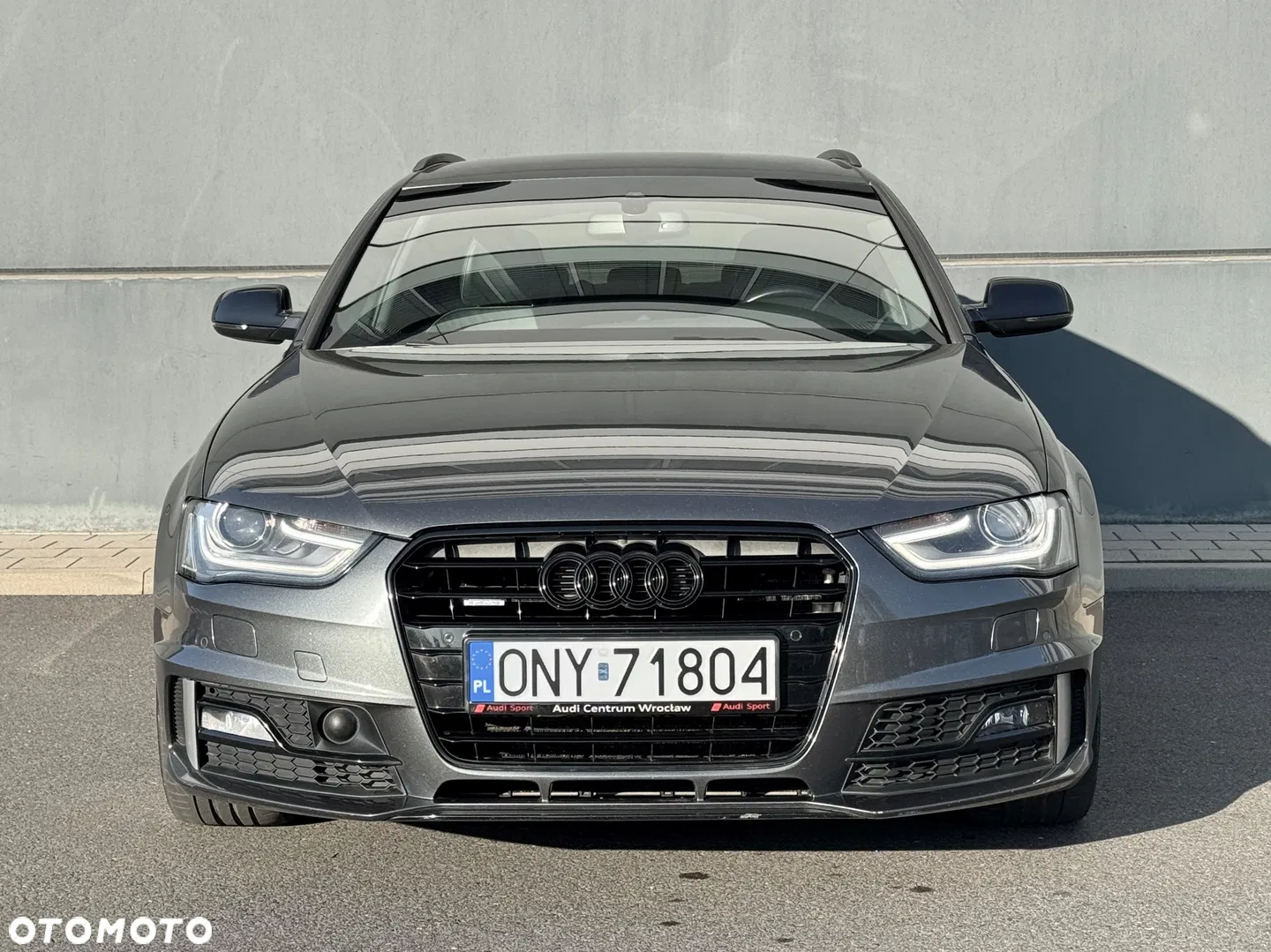 2015 Audi A4 Avant 2.0 TDI DPF clean diesel quattro S line Sportpaket, photograph 3