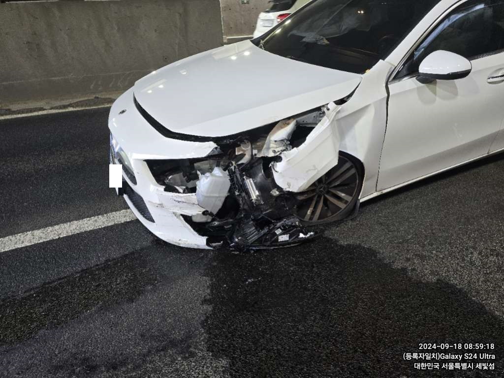 2021 Mercedes-Benz A220 Sedan, photograph 1