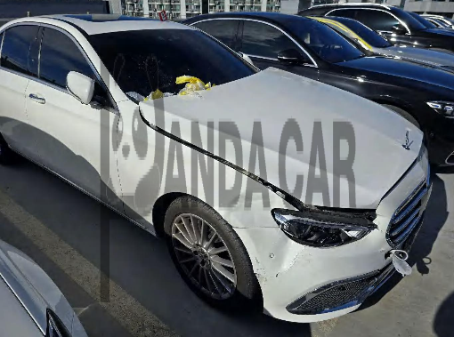 2021 Mercedes-Benz E250, photograph 4