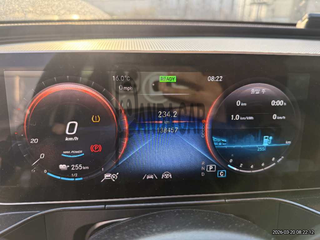 2020 Mercedes-Benz EQC 400 4MATIC, photograph 4