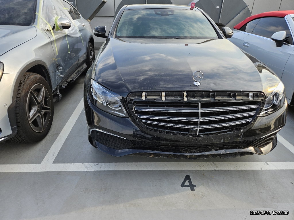 2019 Mercedes-Benz E300, photograph 1
