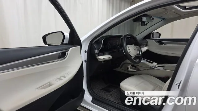 2022 Hyundai Grandeur 2.5, photograph 12