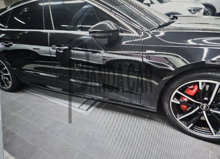 2021 Audi A7 55 TFSI quattro, photograph 3