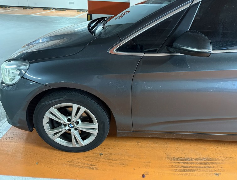 2017 BMW Active Tourer, photograph 2