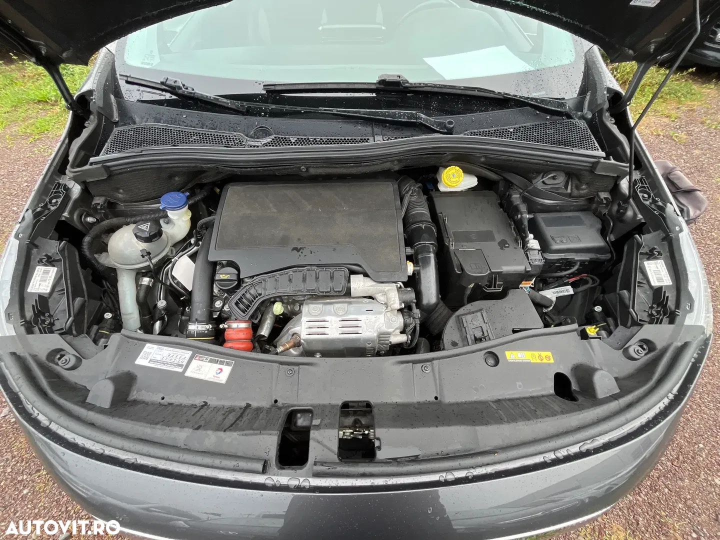 2019 Peugeot 2008 1.2 PureTech Turbo S&S Allure, photograph 6