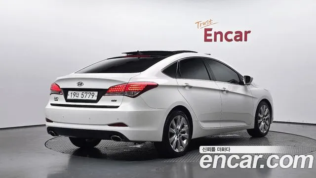 Hyundai i40 2.0 GDi — photo 1 of 30
