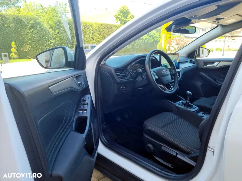 2023 Ford Focus 1.0 EcoBoost Hybrid TITANIUM X, photograph 11