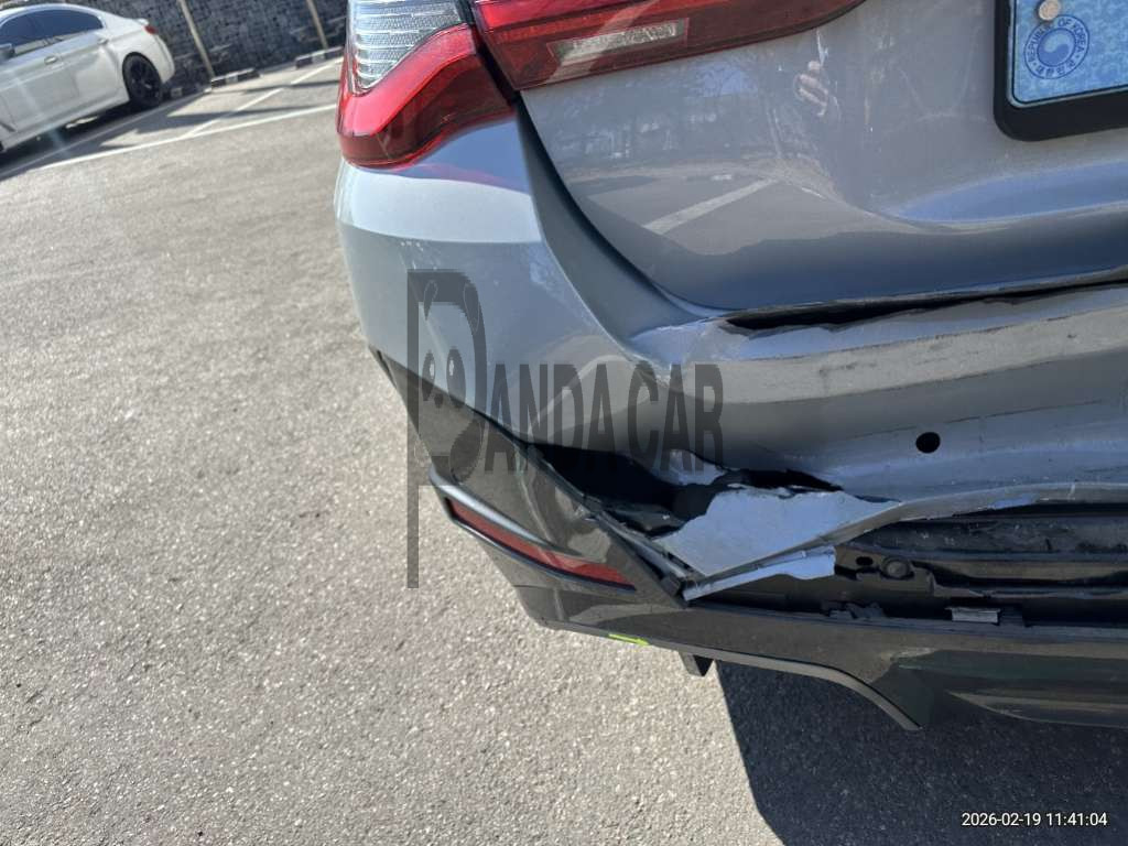 2023 BMW i4 eDrive40, photograph 2