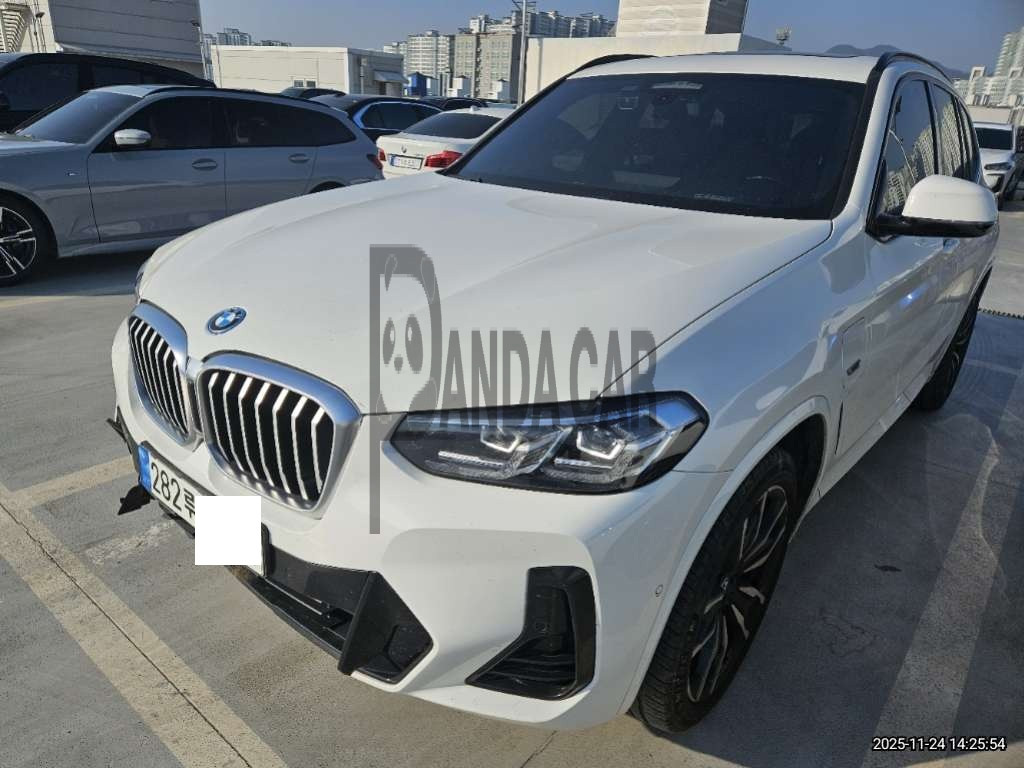 2022 BMW X3 xDrive30e, photograph 4