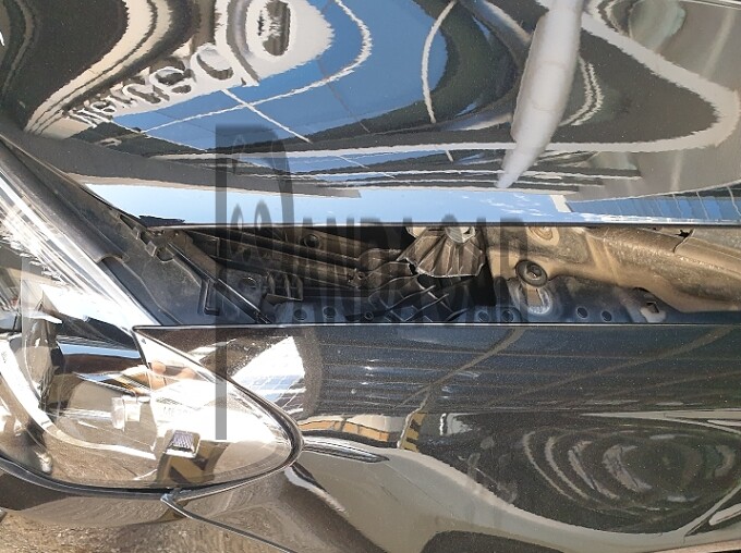 2021 Mercedes-Benz E300 e 4MATIC, photograph 3