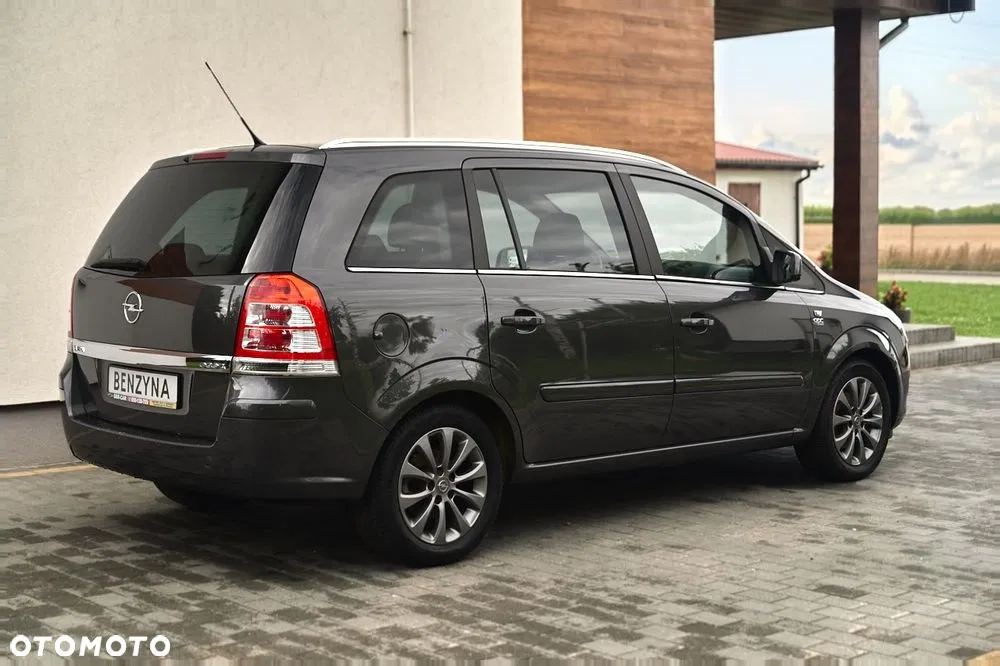2011 Opel Zafira, photograph 3